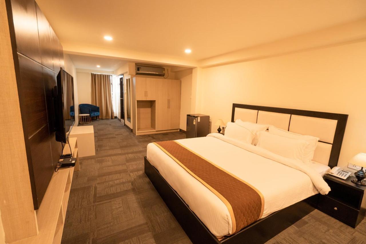 Royale Lalawi Hotel ไอซอล ภายนอก รูปภาพ