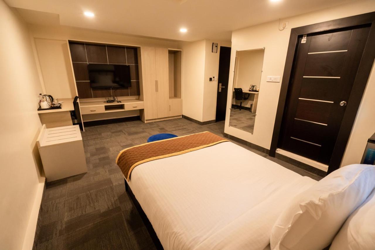 Royale Lalawi Hotel ไอซอล ภายนอก รูปภาพ