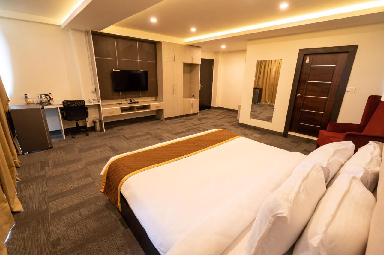 Royale Lalawi Hotel ไอซอล ภายนอก รูปภาพ