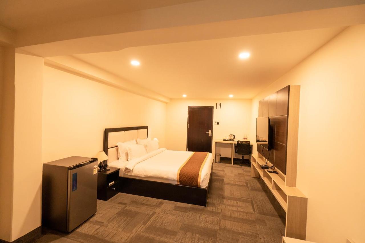 Royale Lalawi Hotel ไอซอล ภายนอก รูปภาพ