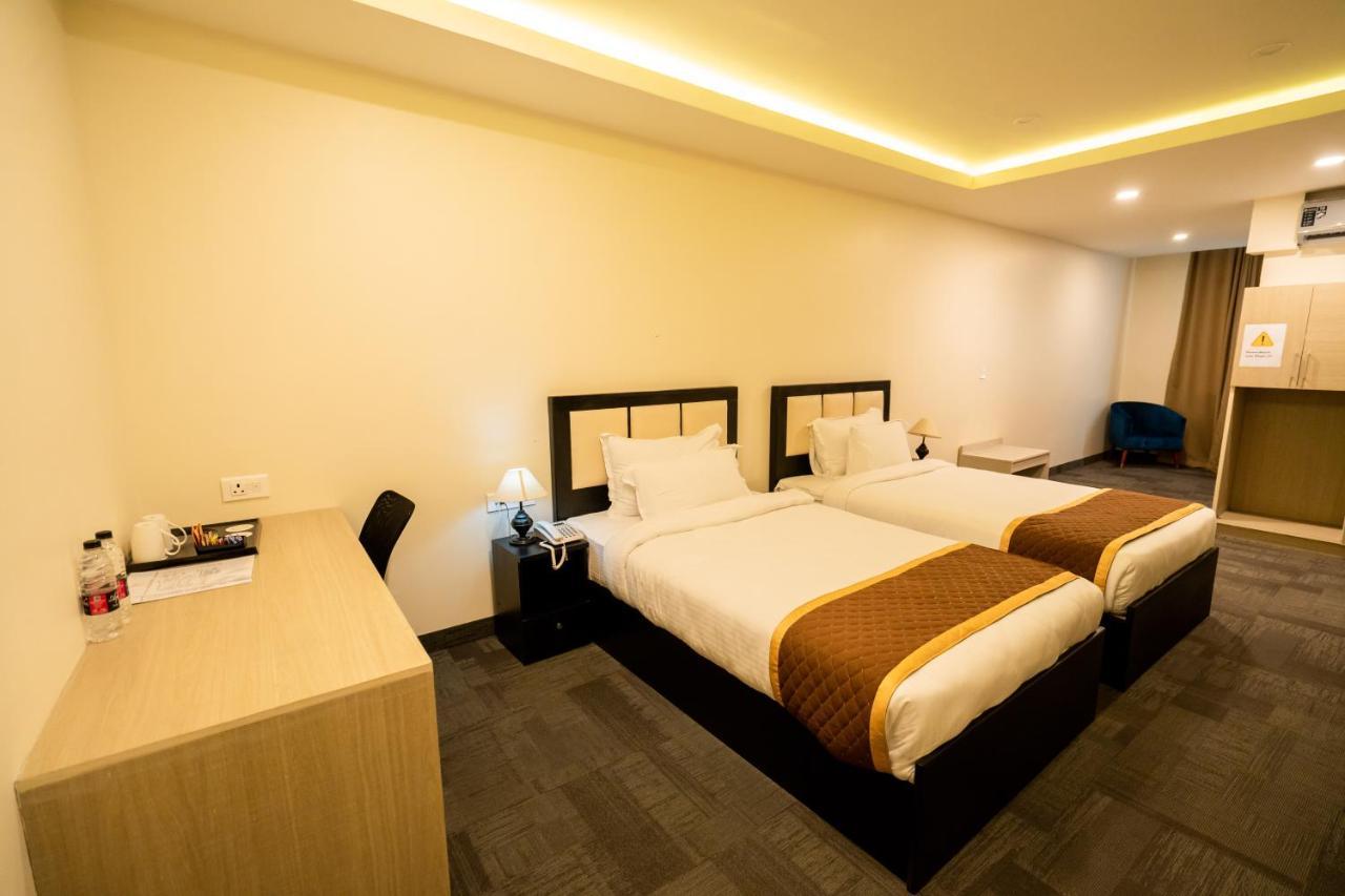 Royale Lalawi Hotel ไอซอล ภายนอก รูปภาพ